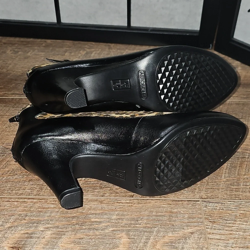 AEROSOLES Leopard Print Zippered Ankle Booties Size 8